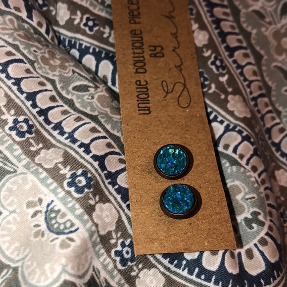 NWT Pressed Flower Necklace and Earrings - Picture 4 of 5